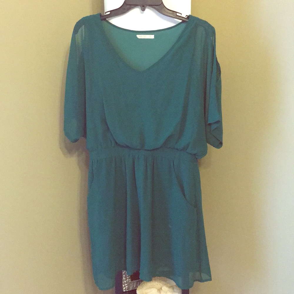 Nine Bird open sleeve size S green dress